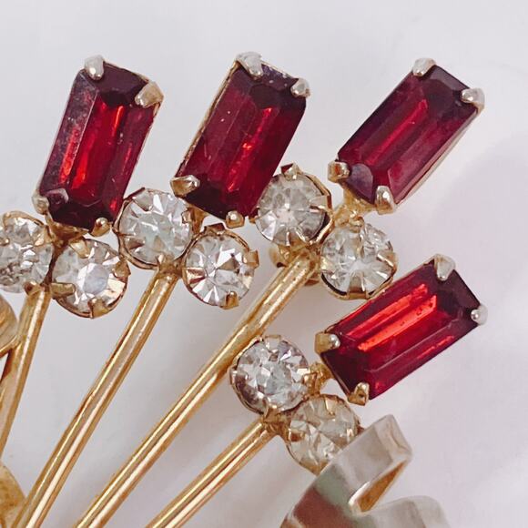 VTG 1940s Retro Moderne Gold Tone Ruby Red Rhinestone Ribbon Spray Brooch Iconic - Picture 5 of 10